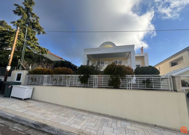 Ξανά στο "στόχαστρο" των πλειστηριασμών ο Γιώργος Χόντος της πτωχευμένης Hondos Παλλάς