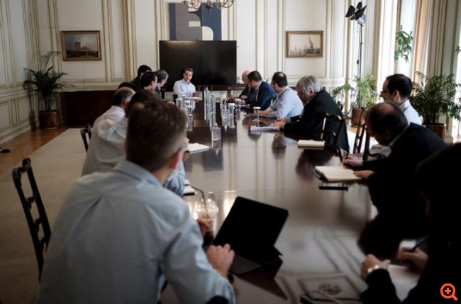 Τέλος οι πτήσεις από και προς Ιταλία. Τι άλλο αποφασίστηκε σε σύσκεψη στο Μέγαρο Μαξίμου