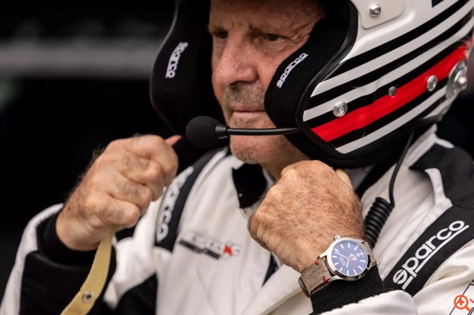 Lancia: Αντί για νέα μοντέλα λανσάρει ένα συλλεκτικό ρολόι HF