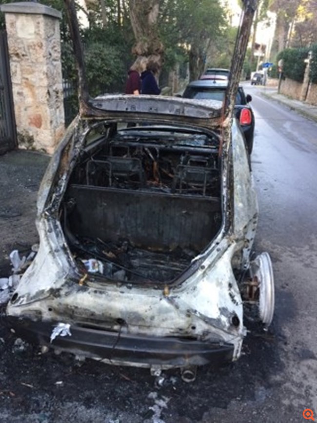 Αναπάντητα ερωτήματα προκαλεί ο εμπρησμός του Ι.Χ. της Μ. Εμφιετζόγλου