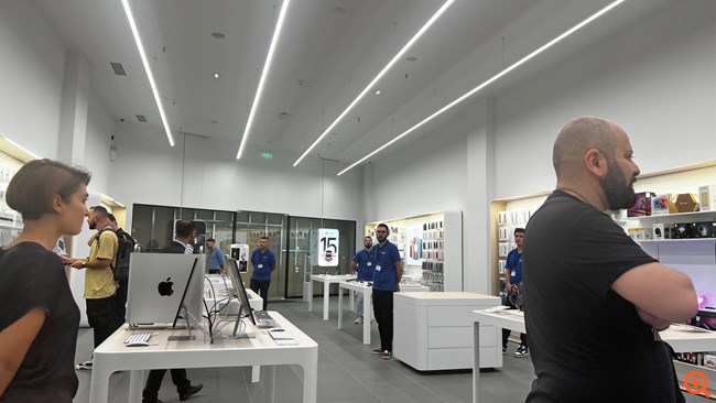 Γιατί η Apple αλλάζει τα καταστήματά της στην Ελλάδα