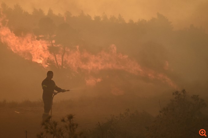 Πυρκαγιά στον Βαρνάβα Αττικής