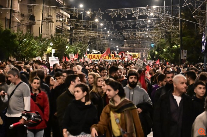 Σε εξέλιξη η πορεία για το Πολυτεχνείο - Κυκλοφοριακές ρυθμίσεις, 11 συλλήψεις και 43 προσαγωγές