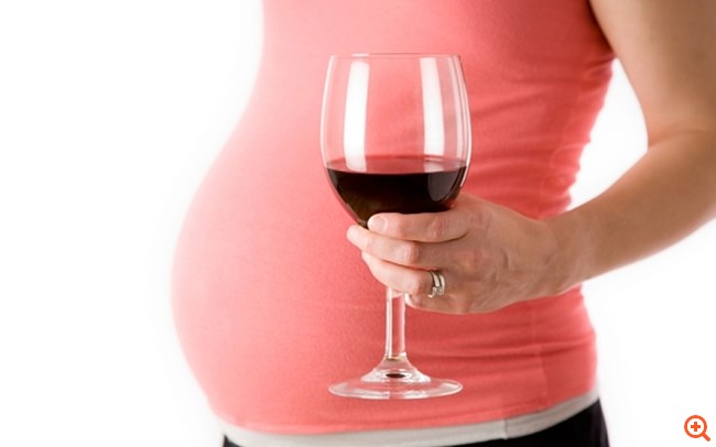Εγκυμοσύνη και κατανάλωση αλκοόλ: Τι συστήνουν οι ειδικοί