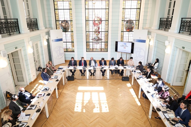 GREECE CHINA ROUNDTABLE