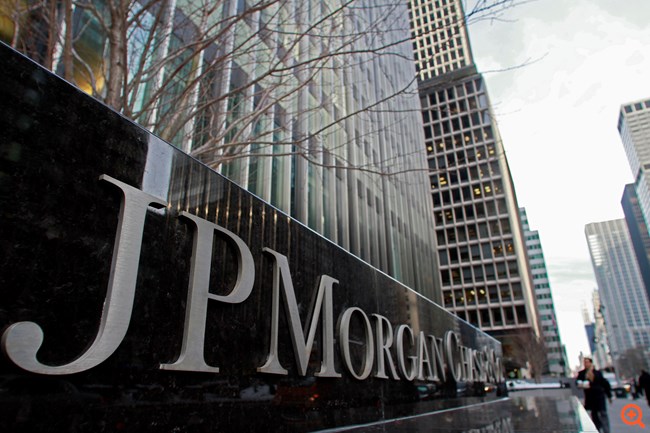 JP Morgan: Γιατί σκέφτεται να αλλάξει κατηγορία τις ελληνικές τράπεζες – "Σήμα" για το τέλος της κρίσης στον κλάδο