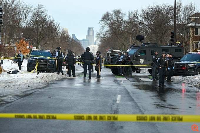 ΗΠΑ: Αναβρασμός στη Μινεάπολη μετά τον θανάσιμο πυροβολισμό 37χρονης από πράκτορα του ICE