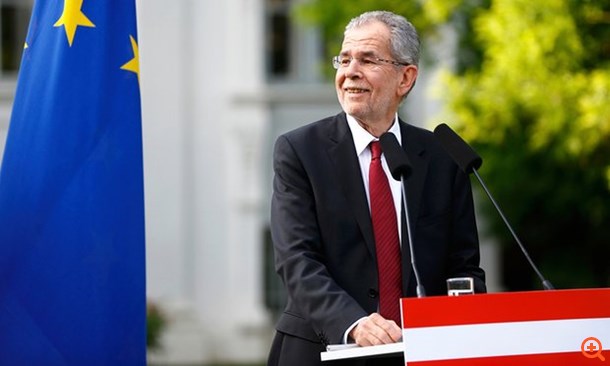 Alexander Van der Bellen