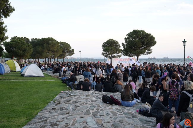 Ολονύχτιες διαμαρτυρίες σε Αθήνα και Θεσσαλονίκη για την Παλαιστίνη