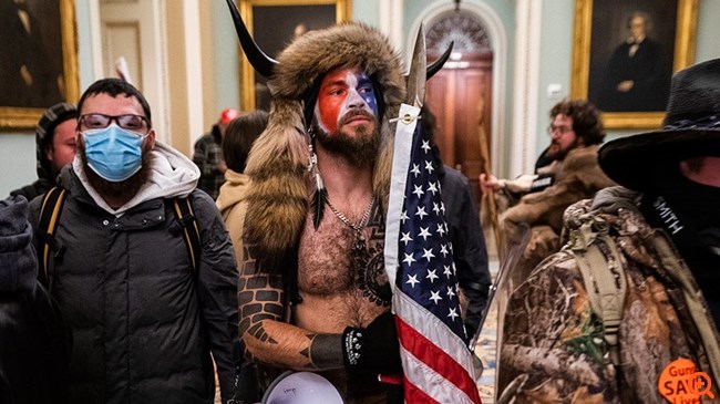 ΗΠΑ: Στα χέρια των αρχών ο "Βίκινγκ" του Καπιτωλίου