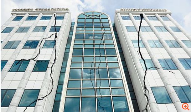 ΧΑ: Η πιθανότητα πλήρους κατάρρευσης και τα σενάρια ανάκαμψης