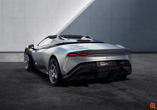 Νέα Ferrari SP-8: Μοναδική, χωρίς οροφή και με V8 twin turbo