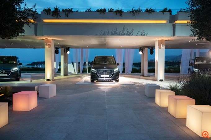 Νέες Mercedes V-Class και EQV: Στην Ελλάδα οι μοναδικές πολυθέσιες λιμουζίνες