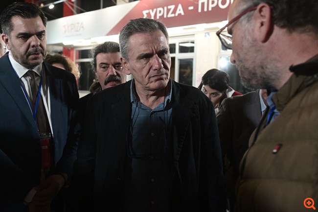 Σε σοκ ο ΣΥΡΙΖΑ: Ο Α. Τσίπρας μίλησε για εξαιρετικά αρνητικό αποτέλεσμα - Δεν τίθεται αυτή τη στιγμή θέμα ηγεσίας