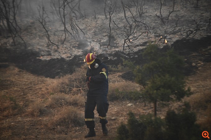 Πυρκαγιά στον Βαρνάβα Αττικής