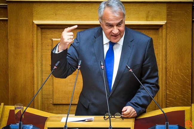 Σε πολύ υψηλούς τόνους η "μάχη" για την πρόταση δυσπιστίας