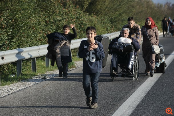 Έκτακτο σχέδιο επιβράδυνσης των προσφυγικών ροών το τριήμερο