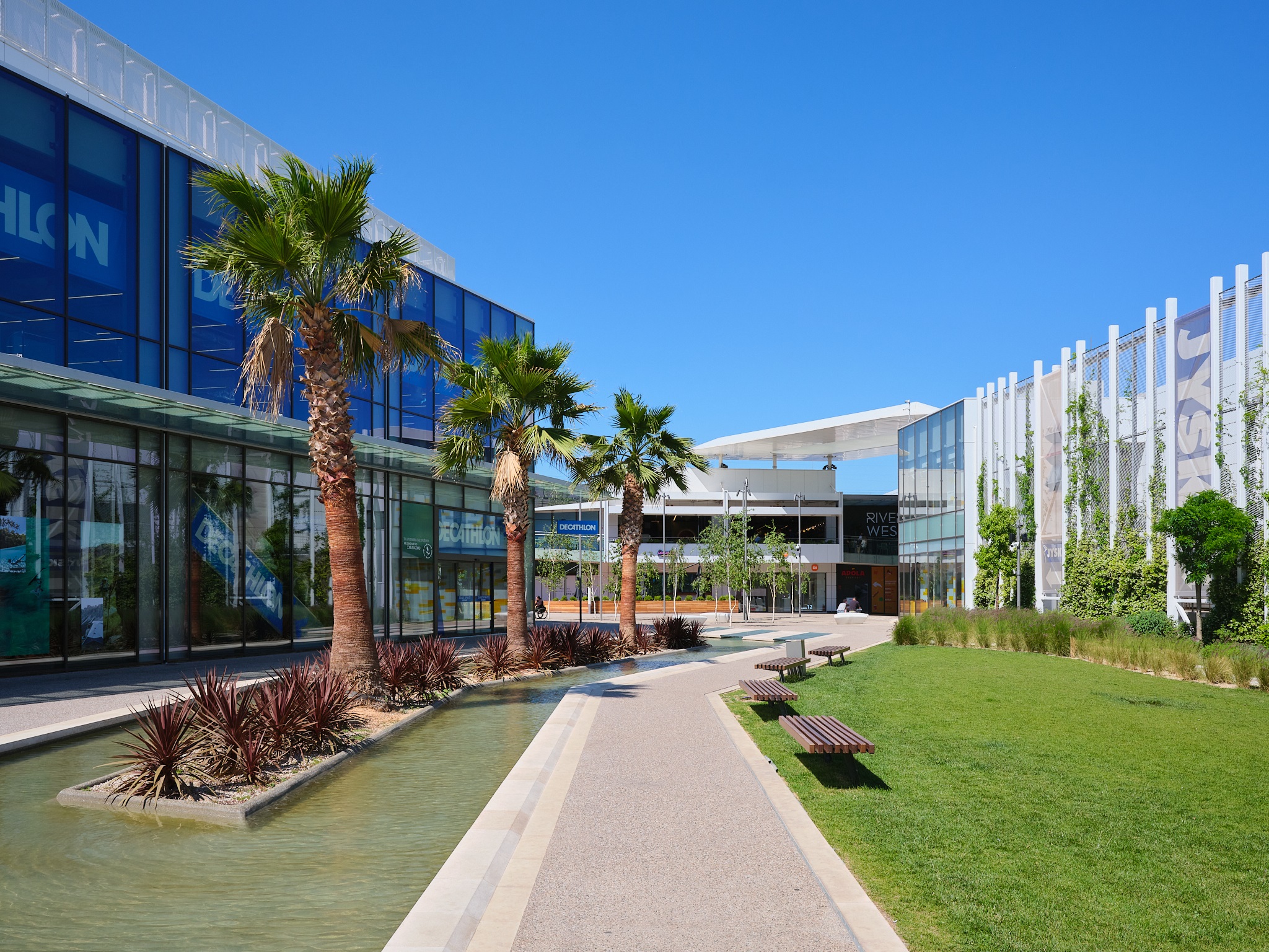 River West, ο μεγαλύτερος εμπορικός προορισμός αγορών και αναψυχής της...