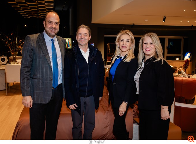 Τέχνη, φως και design: Ο MARCO LODOLA στο showroom της VARANGIS