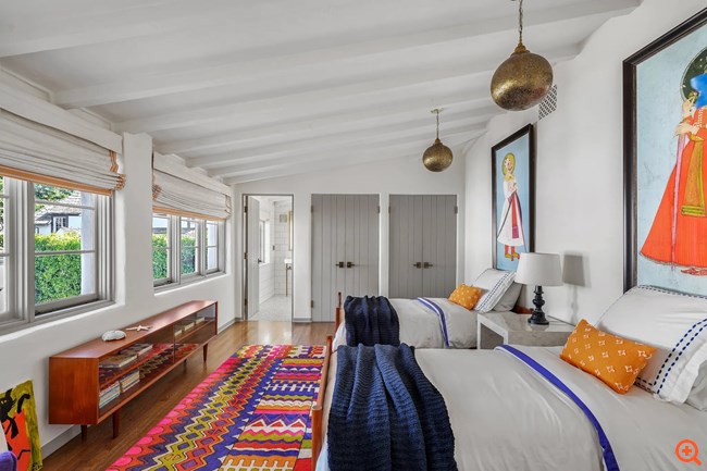 Η ιστορική έπαυλη του δισεκατομμυριούχου Χάουαρντ Χιουζ στο Λος Άντζελες διατίθεται προς πώληση για $23 εκατ.