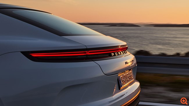 Porsche panamera plug-in 2024