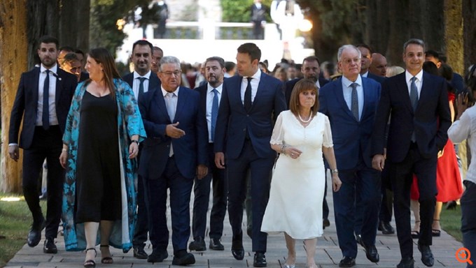 Δημοκρατία4