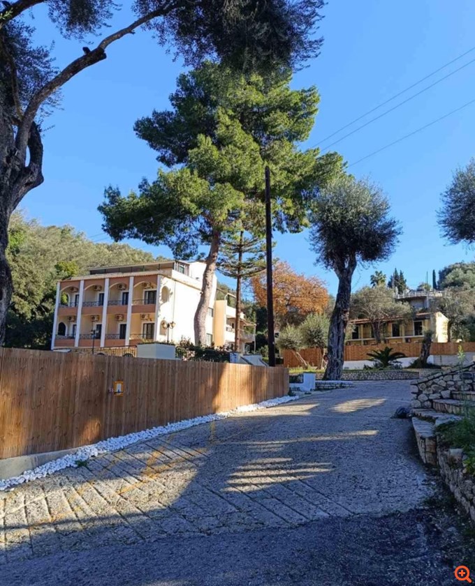 Πλειστηριασμοί: Ξενοδοχείο στην Κέρκυρα και 520 τόνοι καπνού στο σφυρί