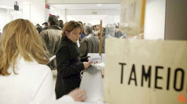 Μαζική φυγή χαμηλοεισοδηματιών από τη ρύθμιση των 100 δόσεων