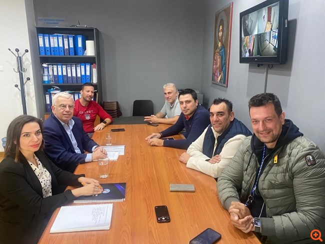 Συνάντηση υφυπουργού Δικαιοσύνης Κ. Μπούγα, βουλευτή Στρ. Σιμόπουλου και ΕΑΥΘ με θέμα την οπαδική βία και την αναστολή ποινών