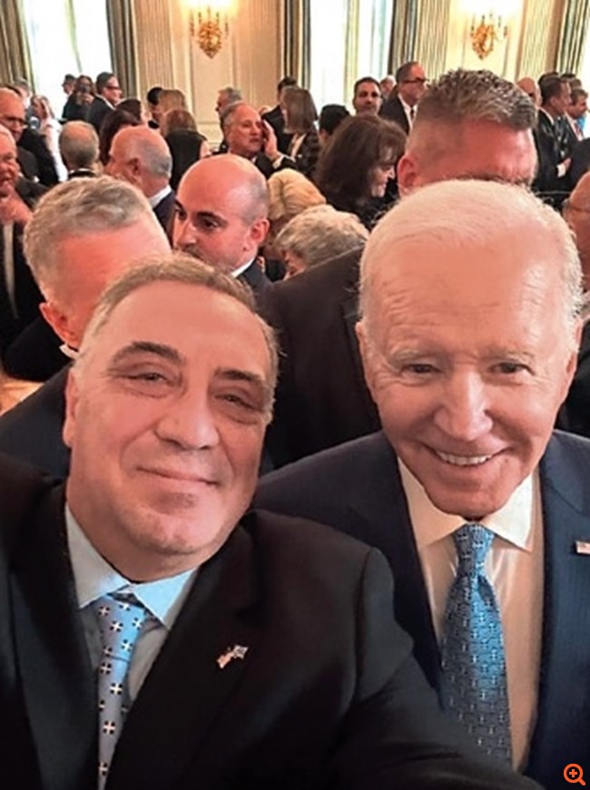 Τσάκος Μπάιντεν