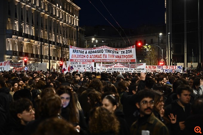 Σε εξέλιξη τα νέα συλλαλλητήρια για τα Τέμπη - Πλήθος κόσμου στο Σύνταγμα