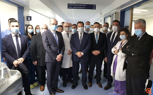 Επίσκεψη Άδωνι Γεωργιάδη στο "Λαϊκό", είδε την 23χρονη που υπεβλήθη με επιτυχία σε μεταμόσχευση ήπατος