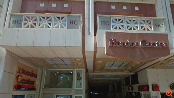 "Στο σφυρί" καταστήματα στην Ιπποκράτους της Hondos Center