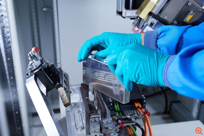 Η BMW ακύρωσε παραγγελία 2 δισ. ευρώ για μπαταρίες ηλεκτρικών