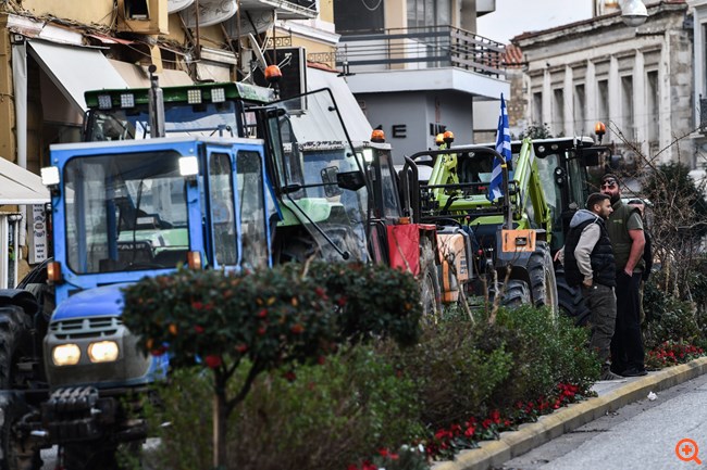 Ξεκίνησε η κάθοδος των αγροτών στην Αθήνα - Πάνω από 150 τρακτέρ
