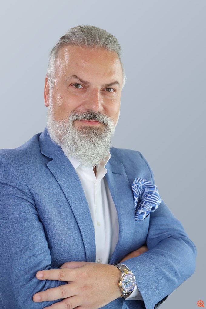 Μεταμόσχευση μαλλιών το καλοκαίρι: όσα διστάζετε να ρωτήσετε