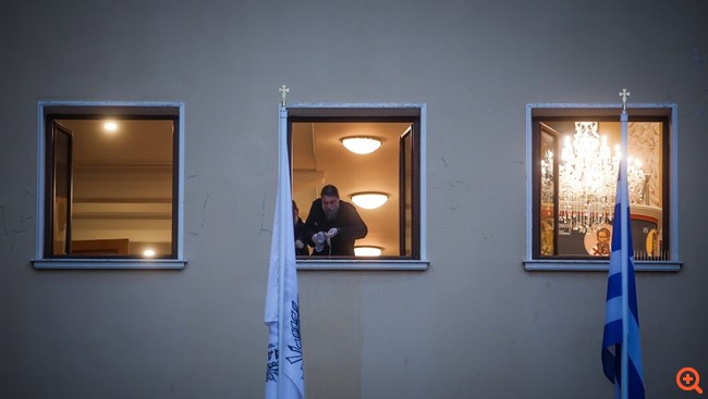 Σοκ στη Μονή Πετράκη: Ιερέας έριξε βιτριόλι σε επτά Μητροπολίτες και έναν αστυνομικό