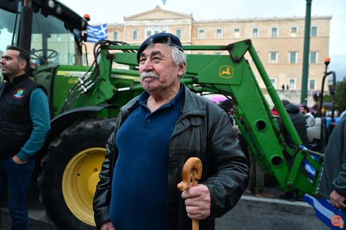 τρακτερ Συνταγμα
