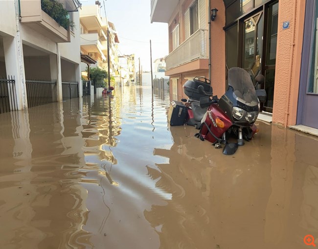 Ολονύχτια αγωνία στη Λάρισα - Μάχη να μην μπει στην πόλη ο Πηνειός - Σε δύσκολη κατάσταση η Φαρκαδόνα και η Πηνειάδα