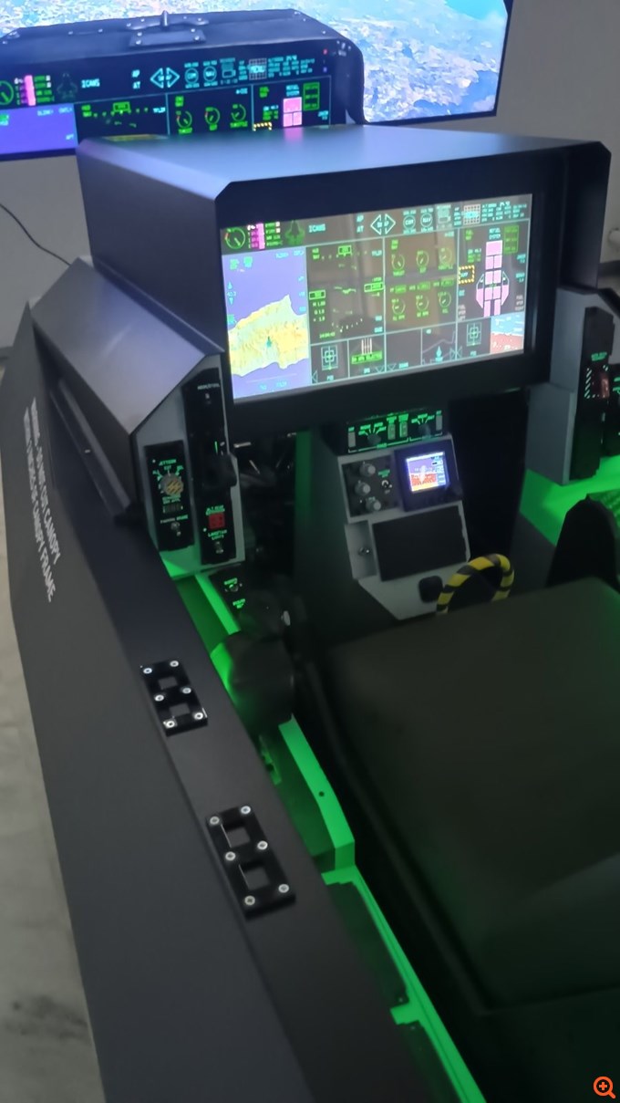 Ηρακλειώτης δημιουργεί προσομοιωτή F-35 με επαυξημένη πραγματικότητα – Μαθητές ζουν την εμπειρία πτήσης