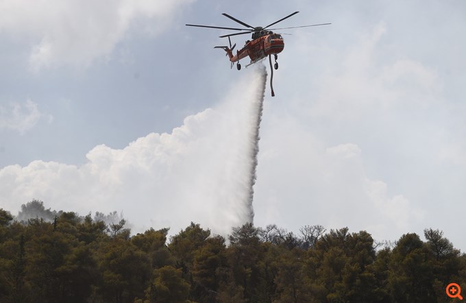 Οριοθετήθηκε η φωτιά στα Γλυκά Νερά - Τέσσερις προσαγωγές από την ΕΛ.ΑΣ.
