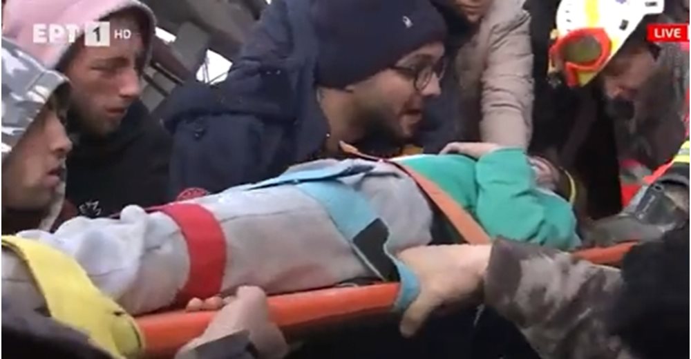 Σεισμός στην Τουρκία: Η ελληνική ΕΜΑΚ ανέσυρε 6χρονη από τα συντρίμμια