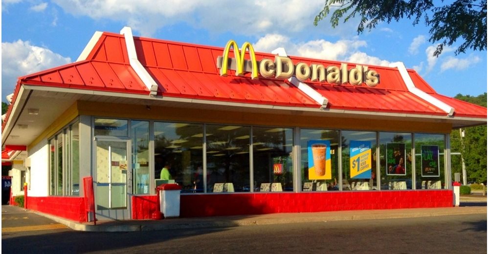 McDonalds: Καλύτερες των εκτιμήσεων οι πωλήσεις στο τρίμηνο