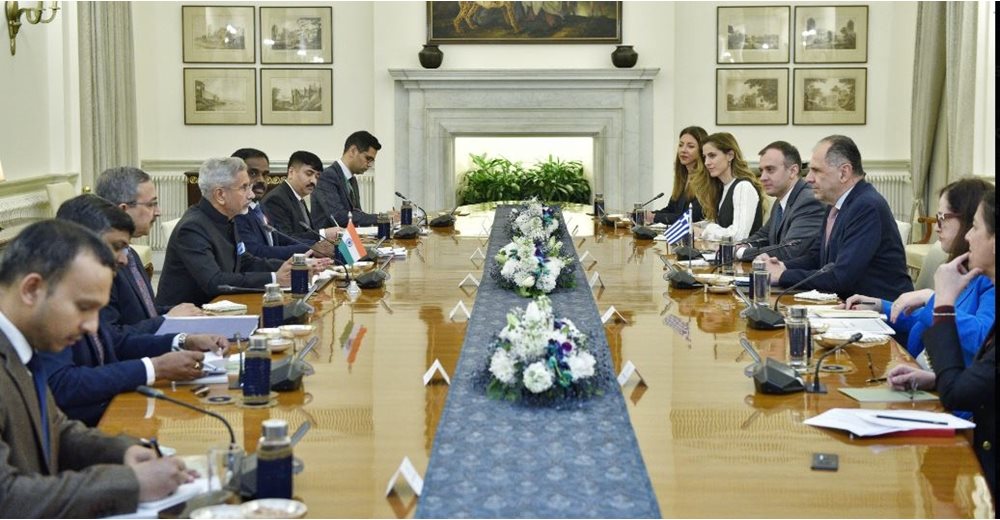 Συνάντηση Γεραπετρίτη με Ινδό ΥΠΕΞ: Περαιτέρω ενίσχυση των διμερών δεσμών