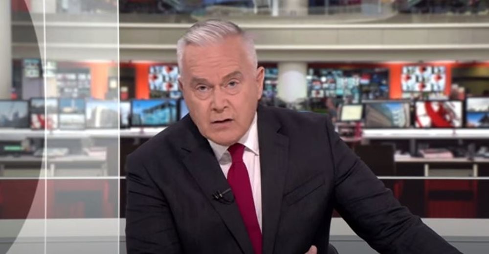 Βρετανία: Παραιτήθηκε από το BBC ο διάσημος παρουσιαστής Χιου Έντουαρντς λόγω σεξουαλικού σκανδάλου