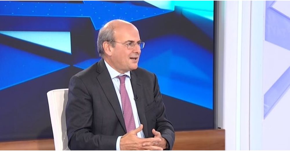 Κ. Χατζηδάκης: Αντίπαλός μας η ακρίβεια και όχι η αντιπολίτευση - Ακούμε τι μας λένε οι πολίτες