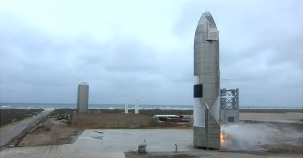 H SpaceX εκτόξευσε τον γιγαντιαίο πύραυλο της Starship με επιτυχία