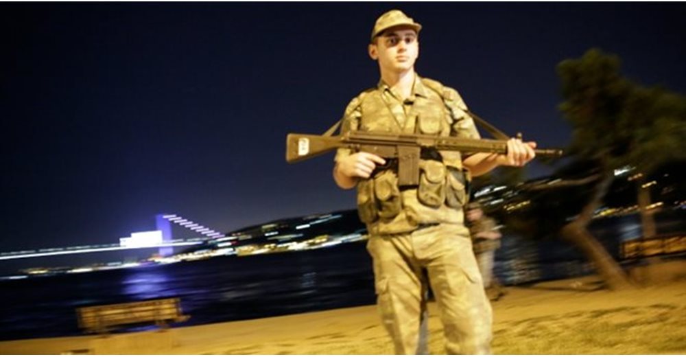 Τουρκία: Επίθεση στην υπηρεσία πληροφοριών από τους πραξικοπηματίες