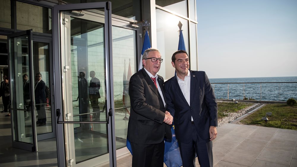 Politico για Πρέσπες: Ο Τσίπρας ξεπληρώνει τους δανειστές για το 2015