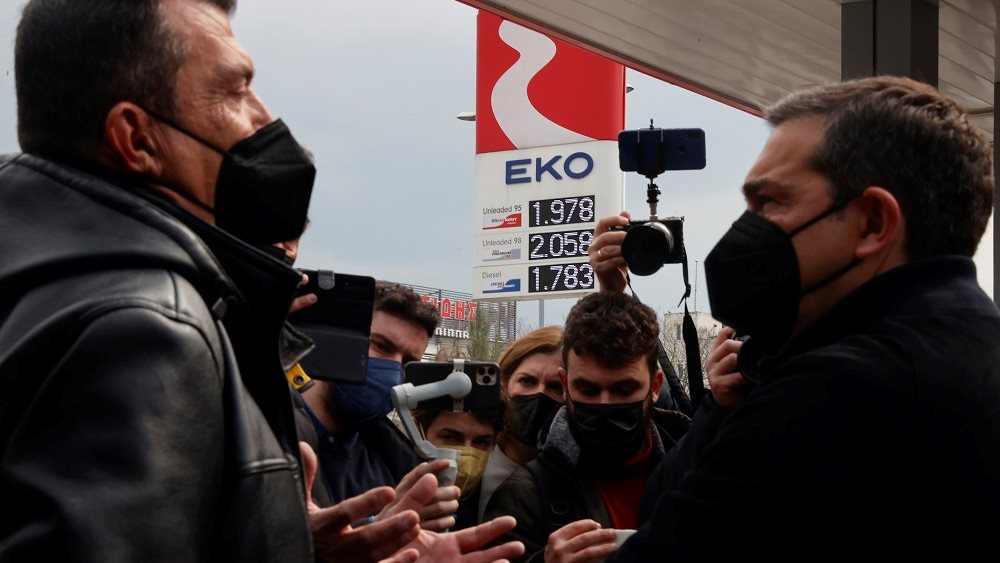 Βενζινοπώλες σε Τσίπρα: «Με τις αυξήσεις στις τιμές, κερδισμένοι είναι μόνο οι κλέφτες»